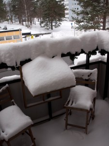Snöig balkong